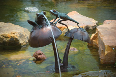 BRASS (Premium):  Two Frogs on Top of Two Mushrooms Spitter